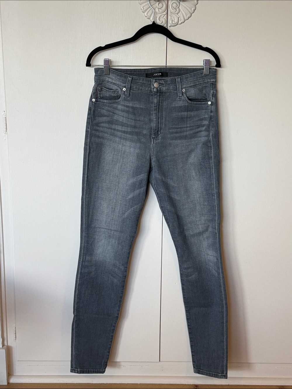 Joe's Jeans Skinny High-Rise Jeans in Gray Wash
